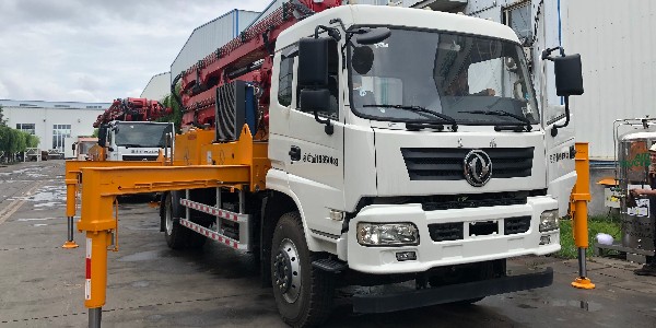 泵車(chē)臂架雙油缸不同步怎么辦？