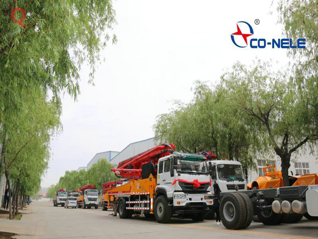 天泵,小型泵車,小型混凝土泵車 天泵,小型泵車,小型混凝土泵車