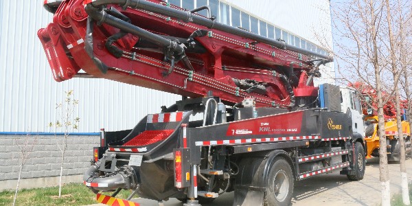 當(dāng)泵車發(fā)動(dòng)機(jī)過熱時(shí)需怎么解決