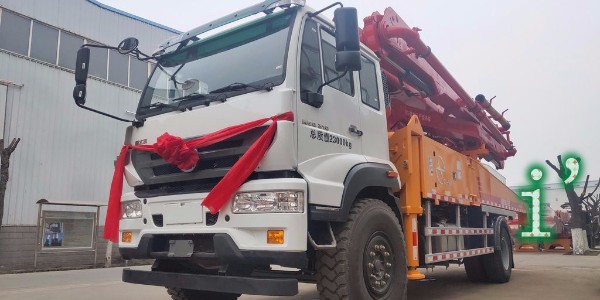 泵車(chē)使用前必須強(qiáng)行排泄的目的是什么？泵車(chē)價(jià)格合適，值得信賴