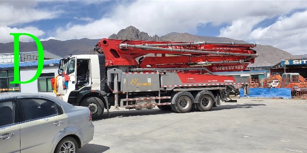 小型混凝土泵車應怎樣保養更有利于延長使用壽命？