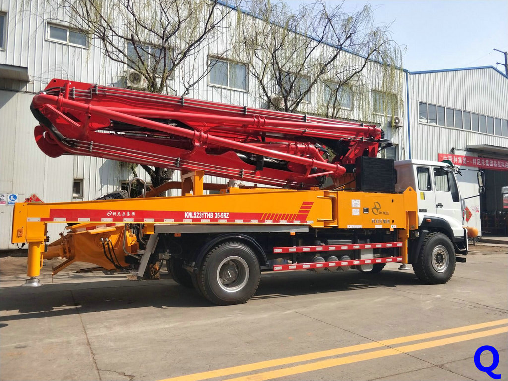 科尼樂小型混凝土泵車,天泵,小型泵車 科尼樂小型混凝土泵車,天泵,小型泵車