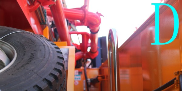 您的小型混凝土泵車臂架為什么無法移動了？