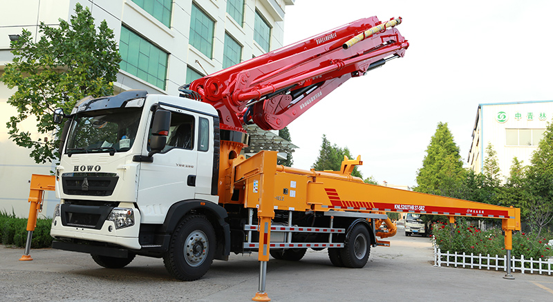 科尼樂小泵車迎新春,團結力量共創輝煌 科尼樂小泵車迎新春,團結力量共創輝煌