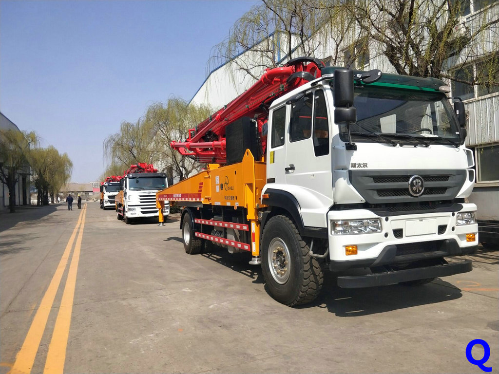 小型混凝土泵車，天泵，小型泵車，混凝土泵車