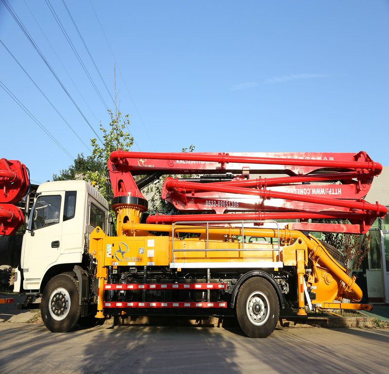 小型混凝土泵車，混凝土泵車，天泵，小型泵車