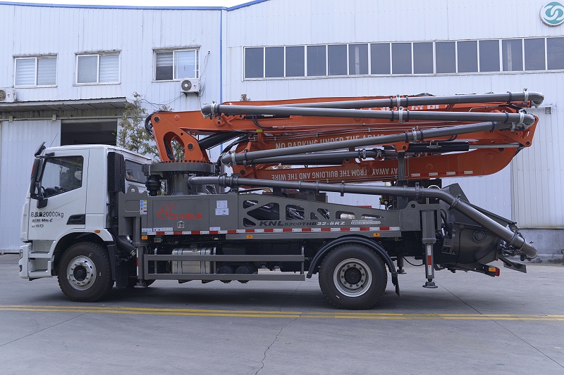 青島混凝土泵車價格 (9) 青島混凝土泵車價格 (9)