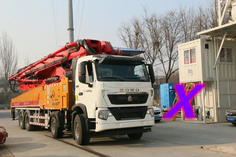 青島小型混凝土泵車價格 (14)