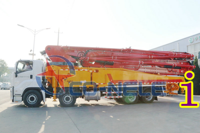 青島小型混凝土泵車價格 (14)